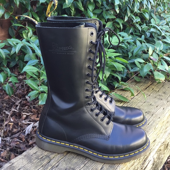 dr martens 1914 black smooth